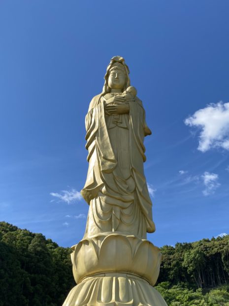 見とれてしまいます｜福岡の霊園　観世音菩薩様